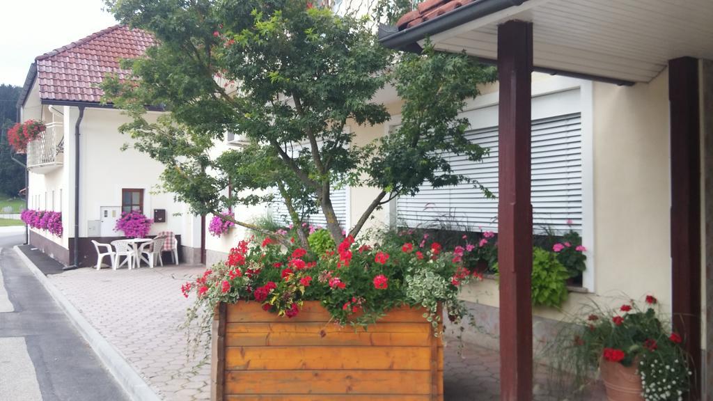 Darja Guesthouse Dob Eksteriør bilde